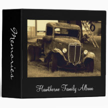 Vieux camion antique dans l'album photos de famill
