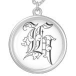 Vieux collier anglais de l'initiale H