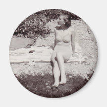 Vintage 1940s magnet