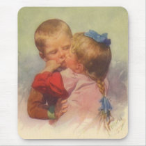 Vintage Children Kissing Art, Karl Feiertag 1910 Mouse Mat