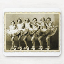 Vintage Retro Women Dancing Queens Girls Mousepad