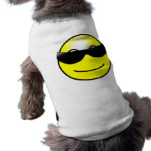 Visage souriant jaune de lunettes de soleil fraîch t-shirt pour chien