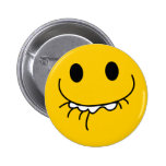 Visage souriant jaune riant supprimé badges avec agrafe