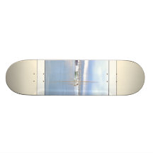 Voiliers à la planche à roulettes d'art d'aube
