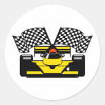 VOITURE DE RACE JAUNE AUTOCOLLANTS RONDS