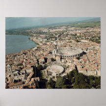 Vue aérienne de la ville avec posters
