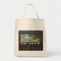 Vue de fenêtre en bois sacs de toile