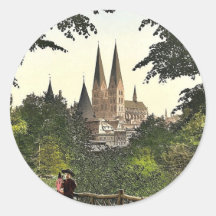 Vue de mur vers l'église de Mary, Lübeck, germe Adhésifs