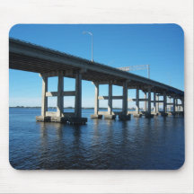 Vue sous le pont tapis de souris