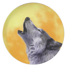 Wolf howls at the full moon party plate