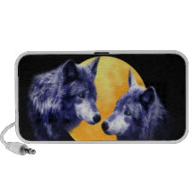 Wolves at full moon travelling speaker