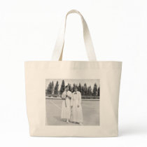 Women's Tennis Champions, 1913 Canvas Bags