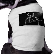 X-RAY SKELETON SINGING ON RETRO MIC - B&W