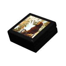 Young nordic girl keepsake boxes
