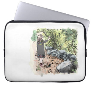 されいいじ 古い瓦が積んである日本の田舎の自然道を歩く女性の水彩イラスト LAPTOP SLEEVE
