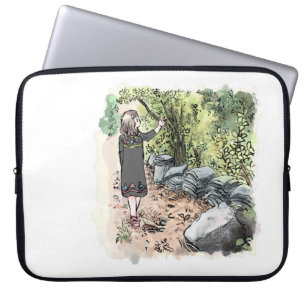 されいいじ 古い瓦が積んである田舎の自然道を歩く女性の水彩イラスト LAPTOP SLEEVE