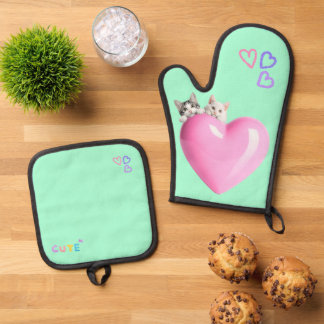 ハートにちょこんと乗るかわいい猫たち♡ OVEN MITT & POT HOLDER SET