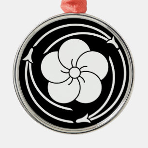 三つ追い松葉に捻じ梅 METAL ORNAMENT