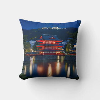 富士山と紅葉（ Mount Fuji and autumn leaves） Throw Pillow