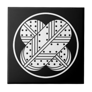 糸輪に斑いり違い鷹の羽 TILE
