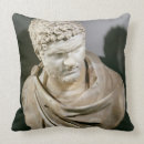 Recherche de buste coussins Romain