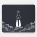 Recherche de vaisseau spatial tapis souris L'espace