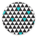 Recherche de triangles boutons et poignées de porte Moderne