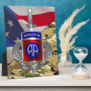 Recherche de ordinateur plaques 82e division aéroportée