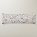 Search for spanish pillows Portuguese