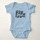 Recherche de peu bébé vêtements Petit