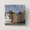 Recherche de muse badges Sculpture