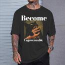 Recherche de tenu dans la main tshirts Toute personne