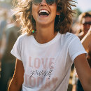 Recherche de citation vêtements tshirts Pour tous
