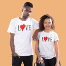 Recherche de romantiques tshirts Coeur rouge