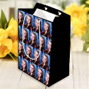 Recherche de photo collage sacs cadeaux Famille