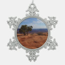 Search for red rocks ornaments Hiking