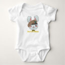 Recherche de rangée bébé vêtements Armée