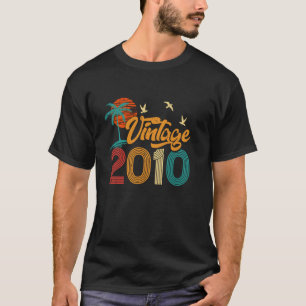 15 Year Old Gifts Vintage Made In 2010 Funny 15th  T-Shirt