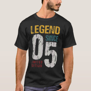 17 Years Old Vintage 2005 17th Birthday Decoration T-Shirt