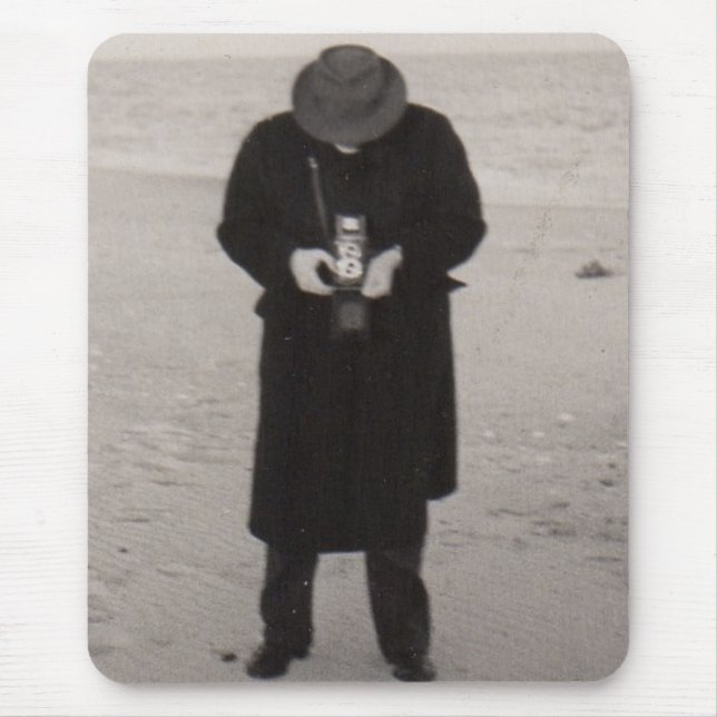 1940s photographer on the beach mouse pad (Front)