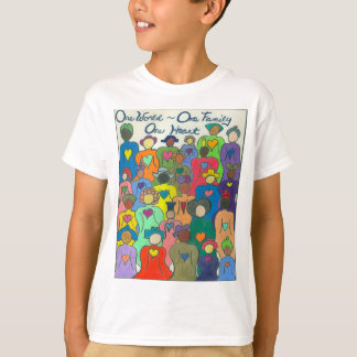 1 monde multiculturel, 1 famille, 1 T-shirt de