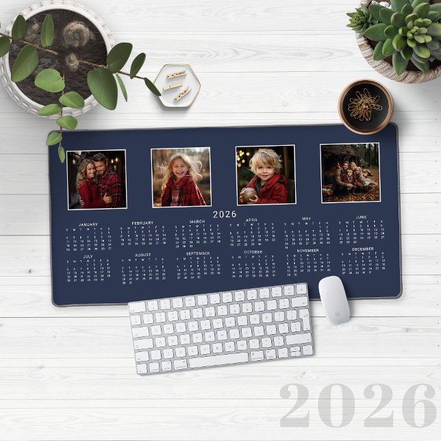 2026 Calendrier Marine Bleu photo moderne Collage (2026 Calendar Navy Blue Modern Photo Collage Desk Mat)