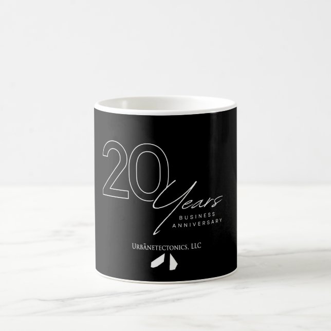 20e Anniversaire de café Mug B & W (Centre)