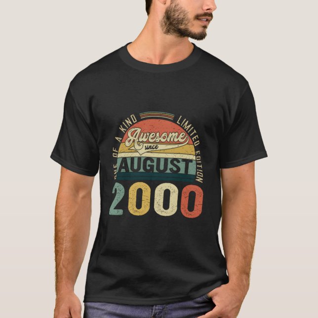 23 Year Old Born In August 2000 Retro 23Rd Birthda T-Shirt (Front)