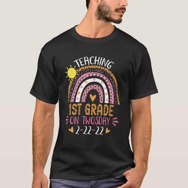 2/22/2022 Teaching 1St Grade On Twosday Teacher Va T-Shirt (Front)
