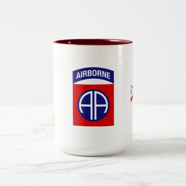 2 Couleurs ęr Tasse aéroportée d'infanterie (Centre)