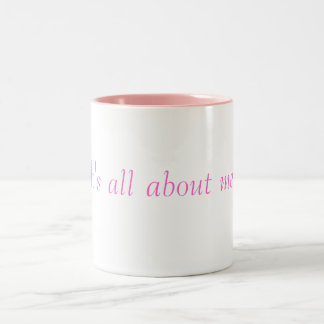2 Couleurs Il est tout au sujet de moi ! Tasse