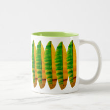 La banane pousse des feuilles tasse