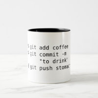 Le connard ajoutent la tasse de café