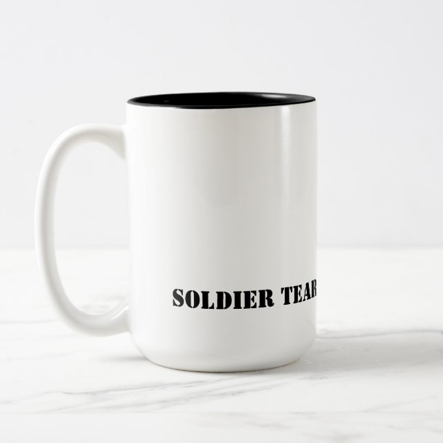 2 Couleurs Le SOLDAT DÉCHIRE la tasse de café (Gauche)